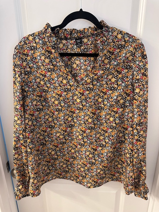 SHEIN Tops - Women’s Floral Long-Sleeve V-Neck Blouse in Yellow Multi